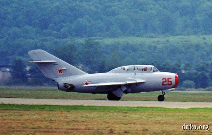 MiG-15_E9701_ps.JPG - MiG-15