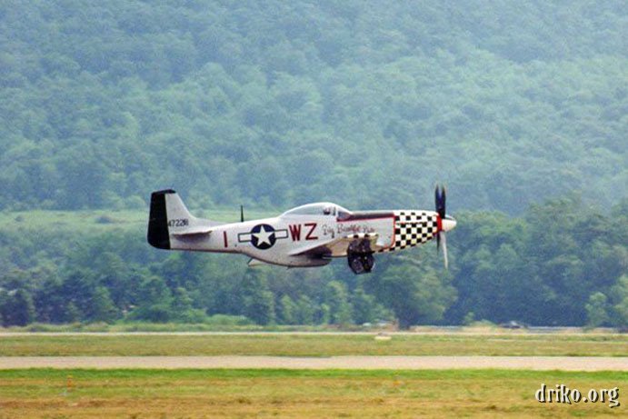 P-51_E9701_ps.JPG - P-51 Mustang