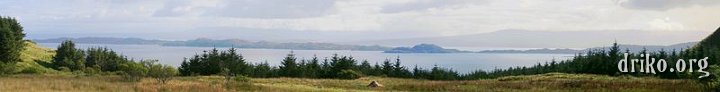 raasay_panorama.JPG - Panorama from the eastern coast of Skye, with the island of Raasay in the background and mainland Scotland in the distance; stitched from 7 photos