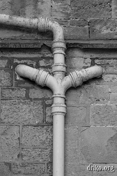 IMG_5078.JPG - Inverness Castle downspout